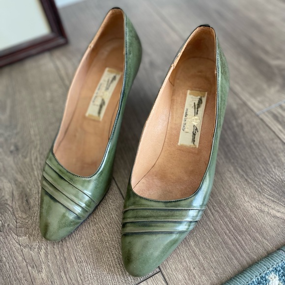 Etienne Aigner Designer Couture Vintage Deadstock Green Leather Pumps - Picture 4 of 4